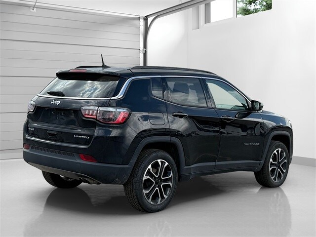 2022 Jeep Compass Limited photo 3