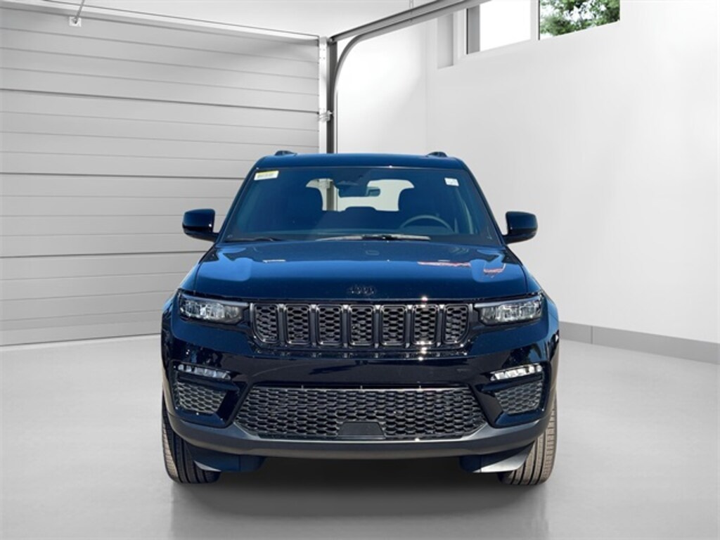 Used 2025 Jeep Grand Cherokee Limited SUV