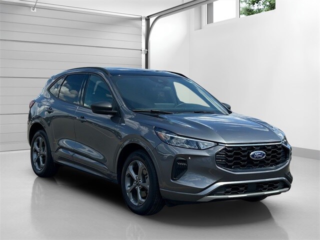 2023 Ford Escape ST-Line photo 2