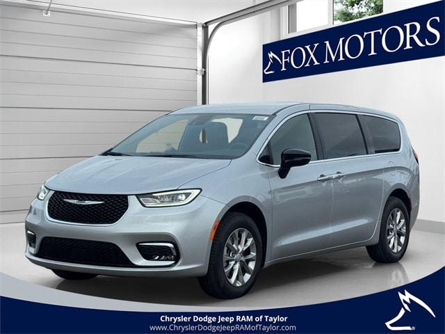2026 Chrysler Pacifica Select's photo