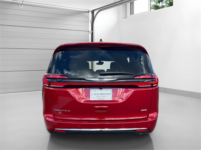 2026 Chrysler Pacifica photo 3