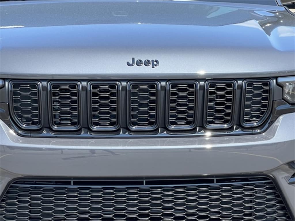 New 2025 Jeep Grand Cherokee LIMITED 4X4 Sport Utility