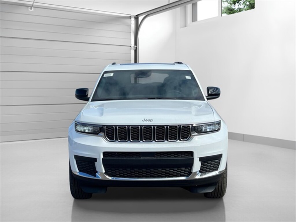 Used 2025 Jeep Grand Cherokee L Laredo SUV