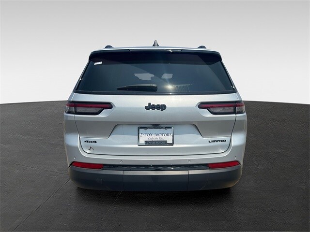 2025 Jeep Grand Cherokee Limited photo 3