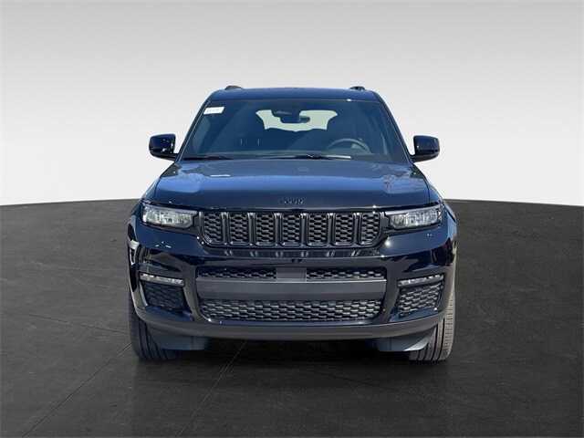 2025 Jeep Grand Cherokee Limited photo 2