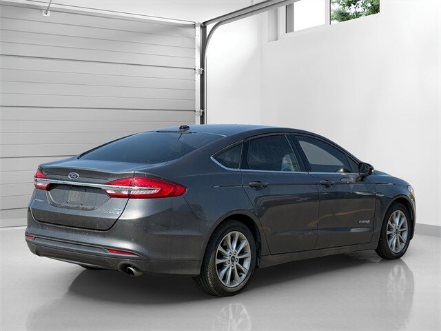 2017 Ford Fusion Hybrid SE photo 4