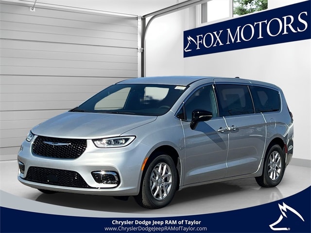 2026 Chrysler Pacifica Select's photo