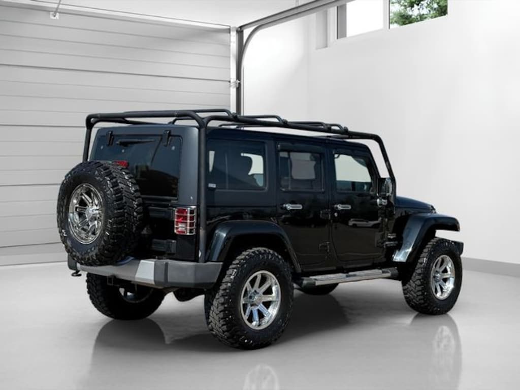 Used 2015 Jeep Wrangler Unlimited Sahara SUV