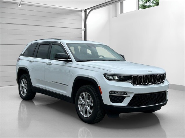 2024 Jeep Grand Cherokee Limited photo 3