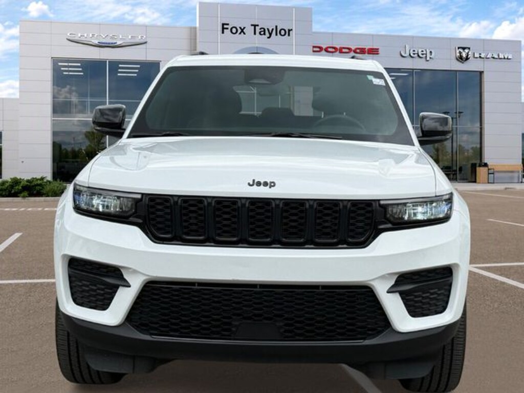 Used 2024 Jeep Grand Cherokee Altitude SUV