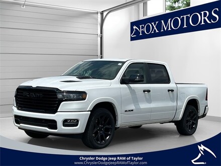 2026 Ram 1500 LARAMIE CREW CAB 4X4 5'7 BOX Pickup