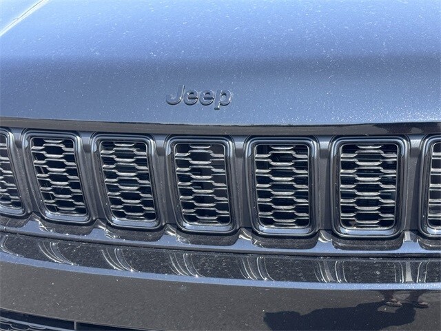 2025 Jeep Grand Cherokee Limited photo 4