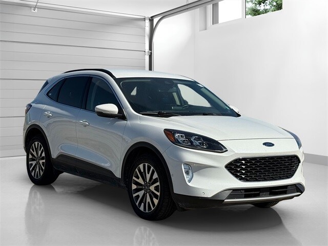 2020 Ford Escape Titanium photo 3