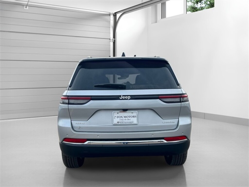 New 2025 Jeep Grand Cherokee LAREDO X 4X4 Sport Utility