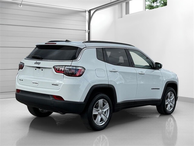 2022 Jeep Compass Latitude photo 4