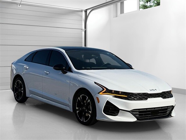 2023 Kia K5 GT-Line photo 3