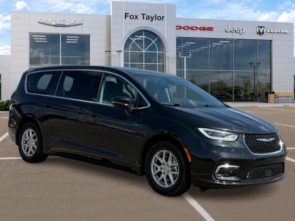 Certified 2024 Chrysler Pacifica Touring L Minivan/Van