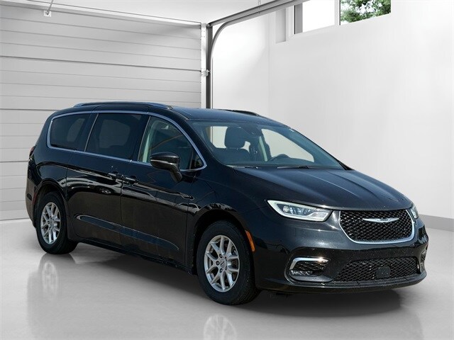 2021 Chrysler Pacifica Touring L photo 3