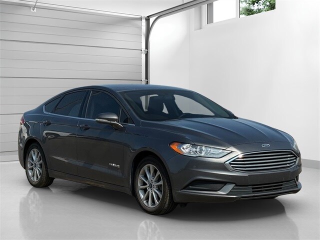2017 Ford Fusion Hybrid SE photo 3
