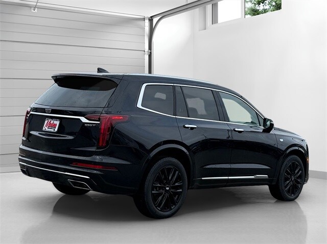 2022 Cadillac XT6 Luxury photo 3