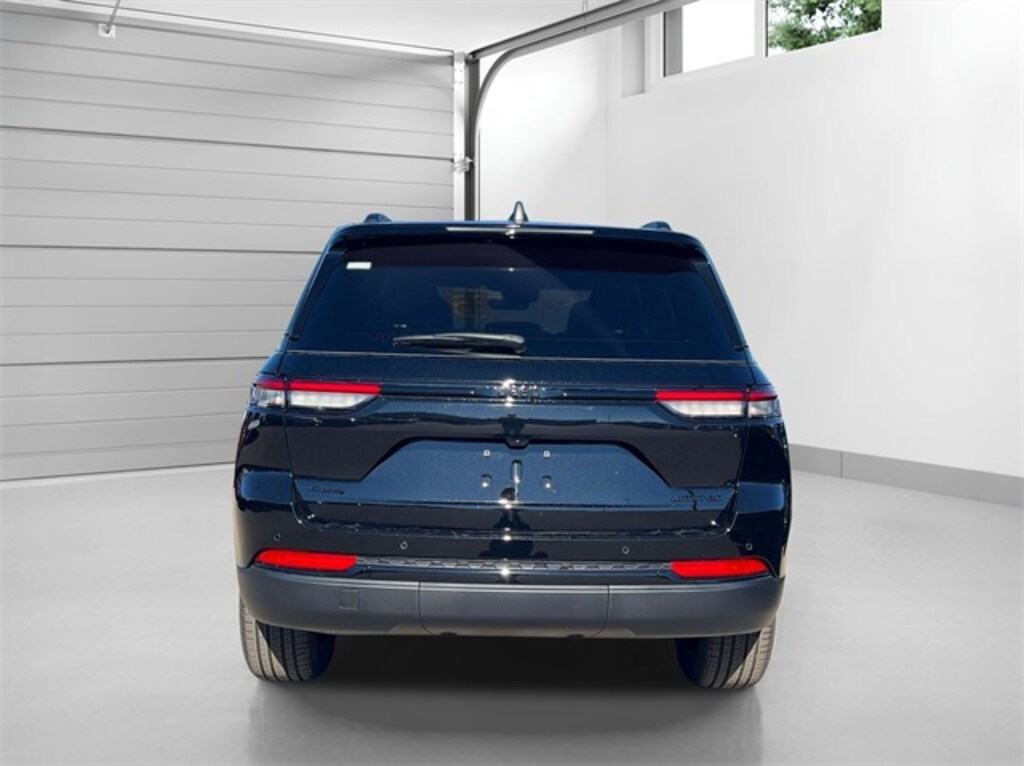 Used 2025 Jeep Grand Cherokee Limited SUV