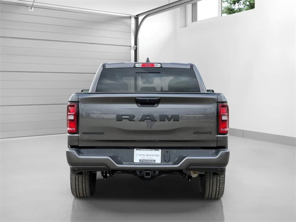 New 2025 Ram 1500 BIG HORN CREW CAB 4X4 5'7 BOX Pickup