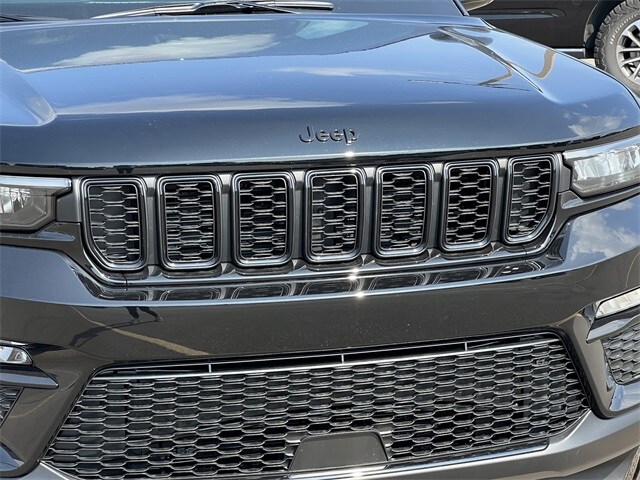 2025 Jeep Grand Cherokee Limited photo 4