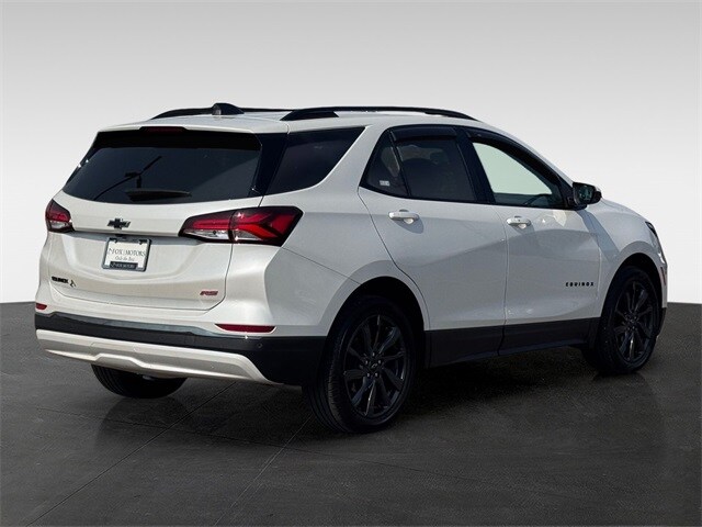 2022 Chevrolet Equinox RS photo 3