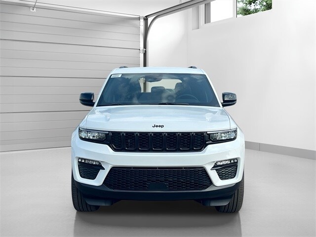 2025 Jeep Grand Cherokee Limited photo 2