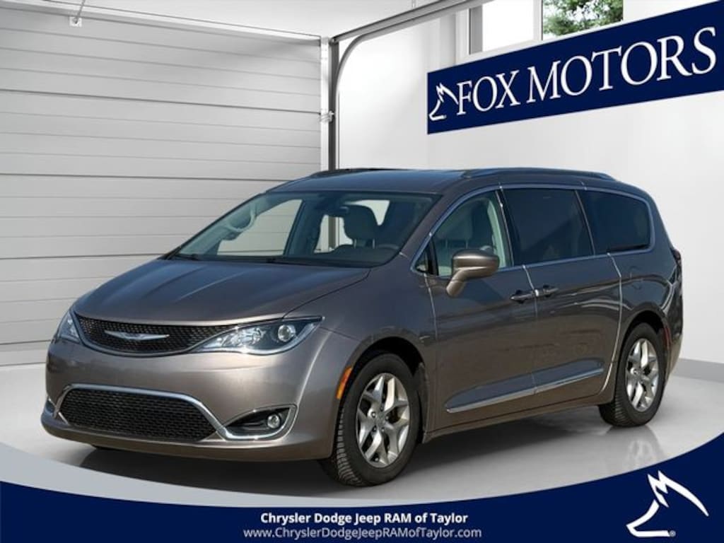 Used 2018 Chrysler Pacifica Touring L Plus Minivan/Van