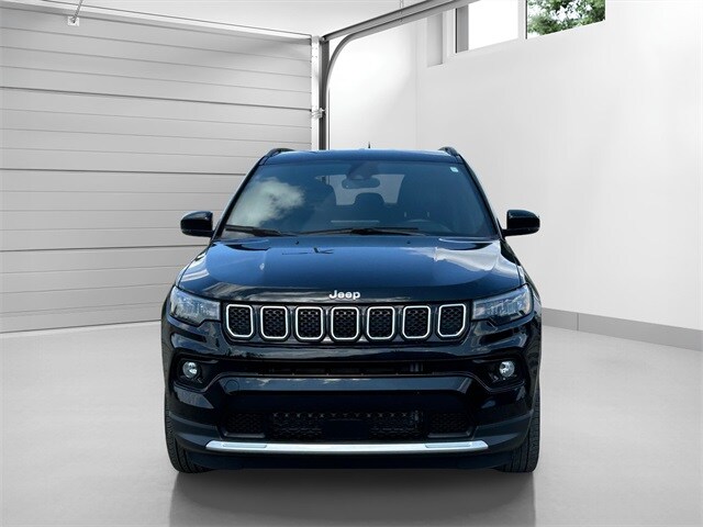 2023 Jeep Compass Limited photo 2