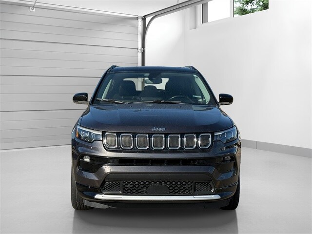 2022 Jeep Compass Limited photo 2