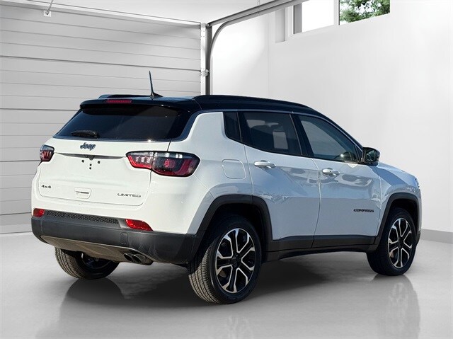 2022 Jeep Compass Limited photo 4