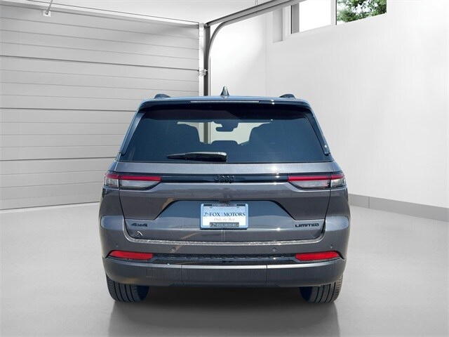 2025 Jeep Grand Cherokee Limited photo 3