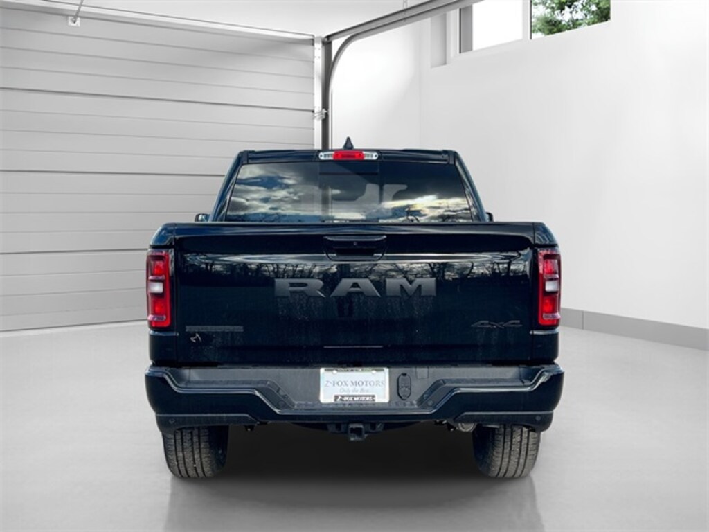 New 2025 Ram 1500 BIG HORN CREW CAB 4X4 5'7 BOX Pickup