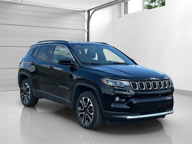 2023 Jeep Compass Limited photo 3