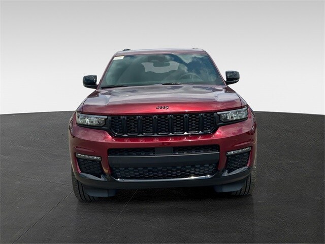 2025 Jeep Grand Cherokee Limited photo 2