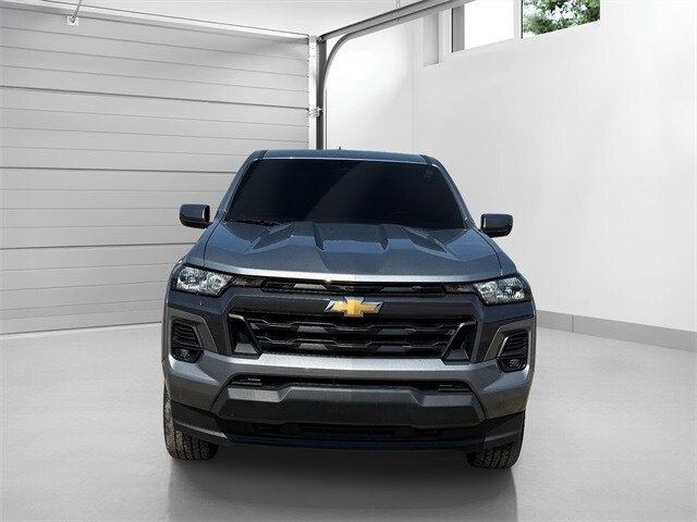 2023 Chevrolet Colorado LT photo 2