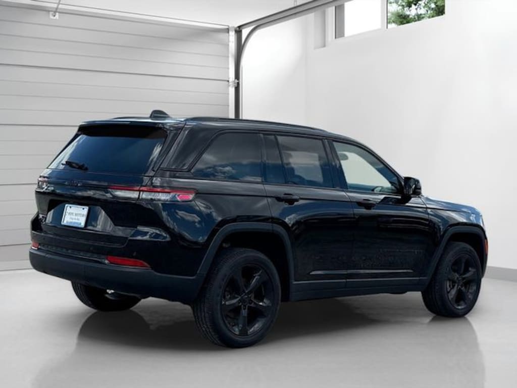 Used 2024 Jeep Grand Cherokee Altitude X SUV