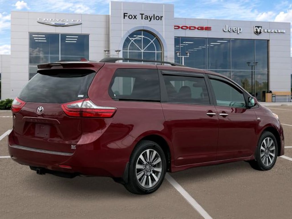 Used 2020 Toyota Sienna XLE Minivan/Van
