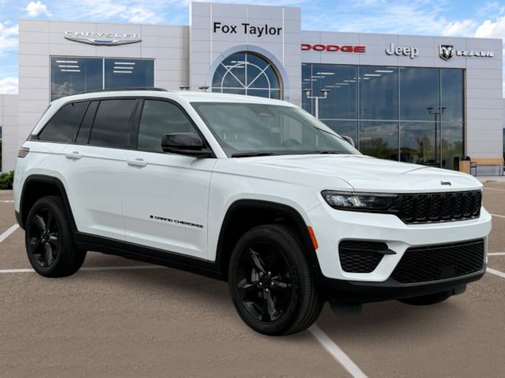Used 2024 Jeep Grand Cherokee Altitude SUV