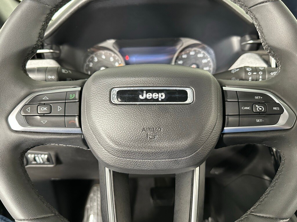 2024 Jeep Compass Latitude photo 3