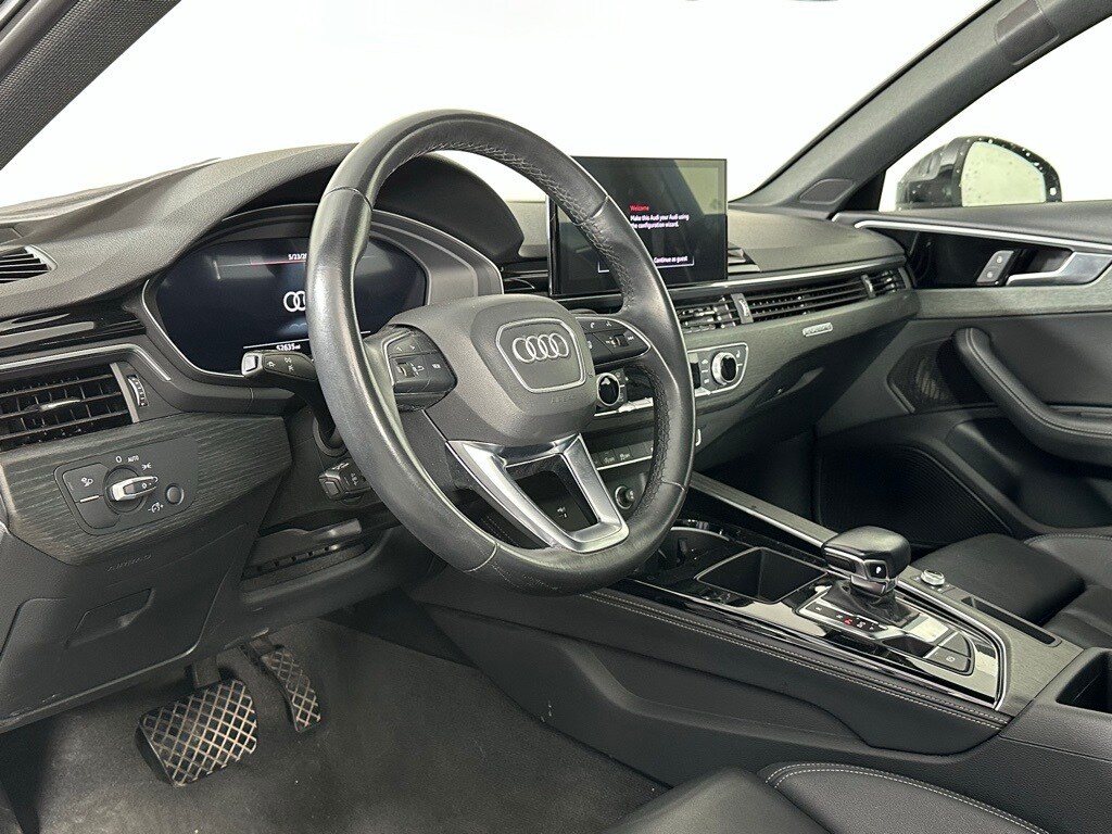 2023 Audi A4 S line Quattro Premium Plus photo 2