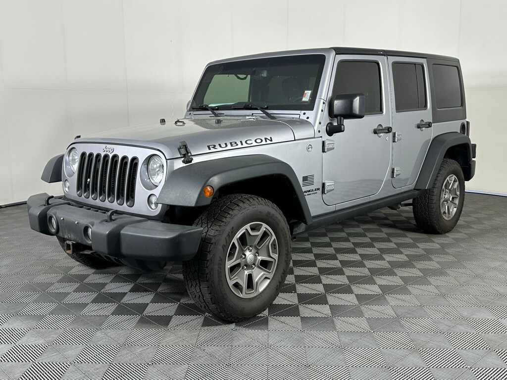 2015 Jeep Wrangler Unlimited Rubicon photo 3