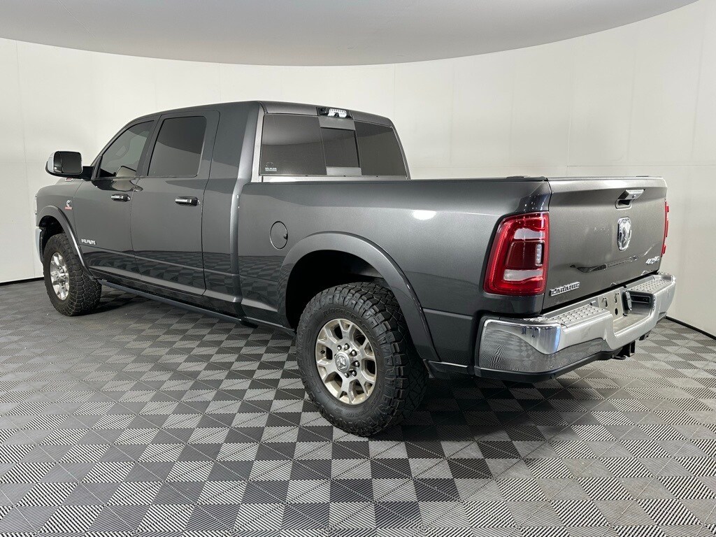 2022 Ram 3500 Laramie photo 4