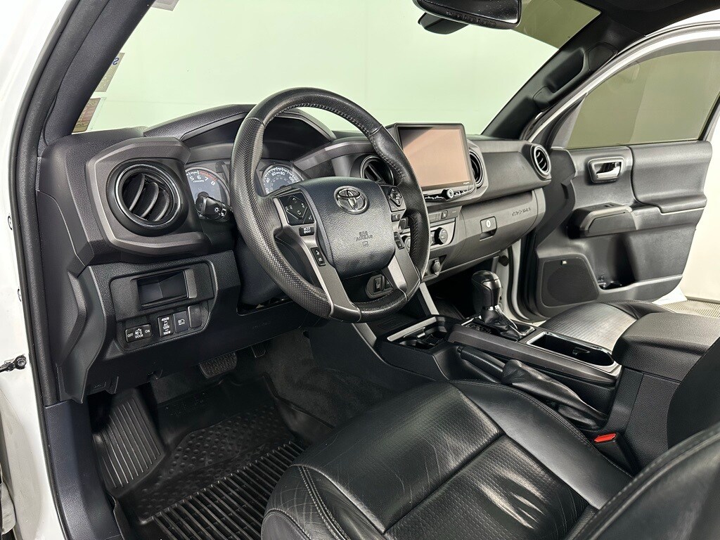 2019 Toyota Tacoma TRD V6 photo 2