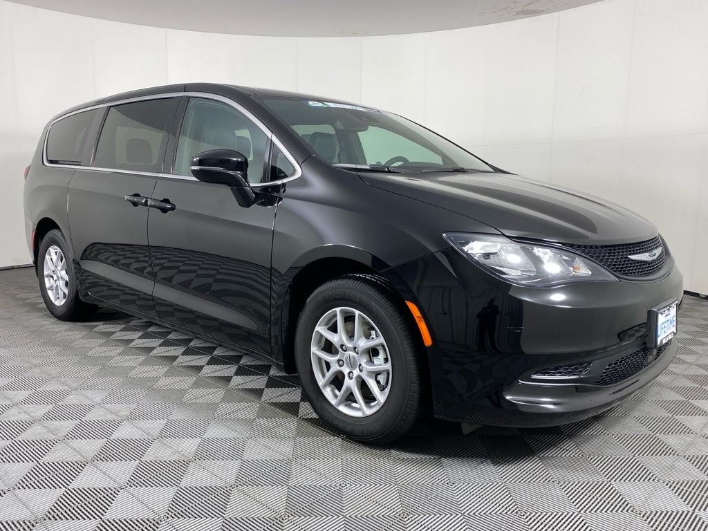 2025 Chrysler Voyager