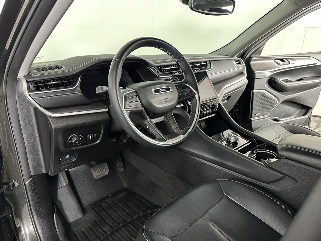2021 Jeep Grand Cherokee Limited photo 2
