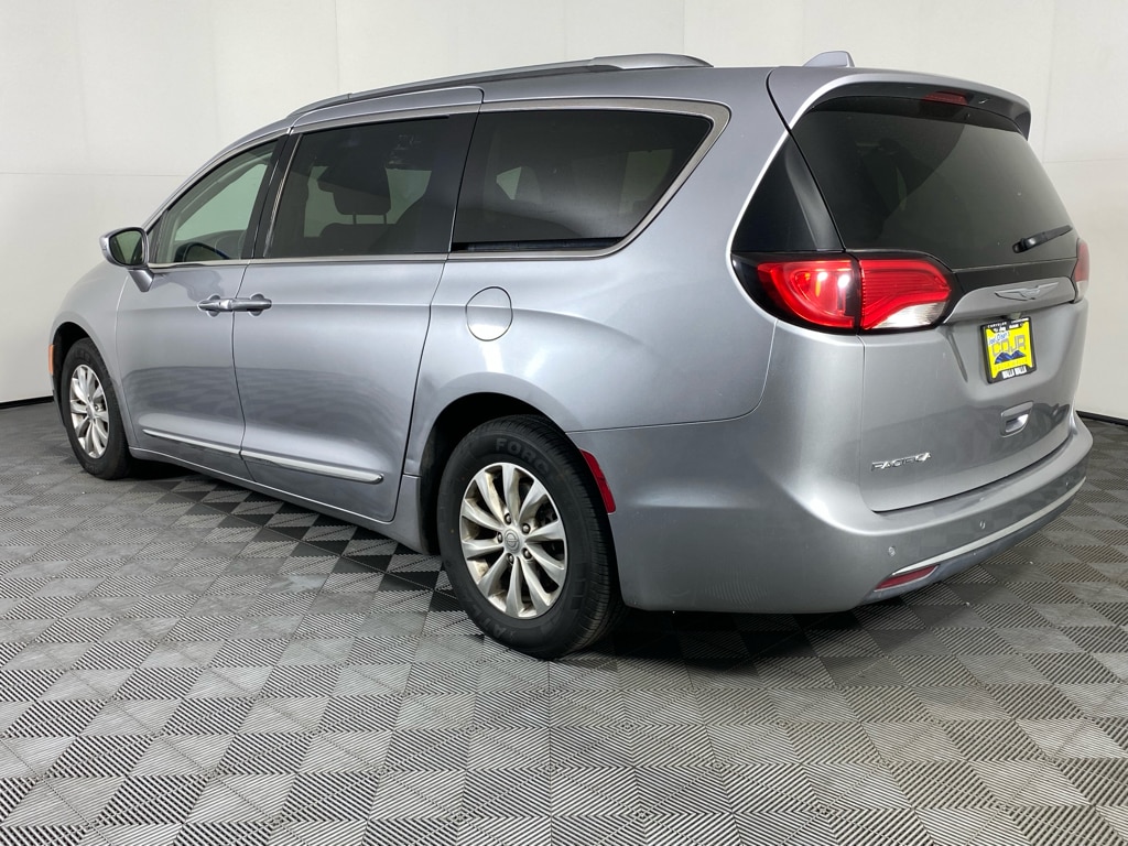 Used 2018 Chrysler Pacifica Touring L with VIN 2C4RC1BG4JR116257 for sale in Walla Walla, WA