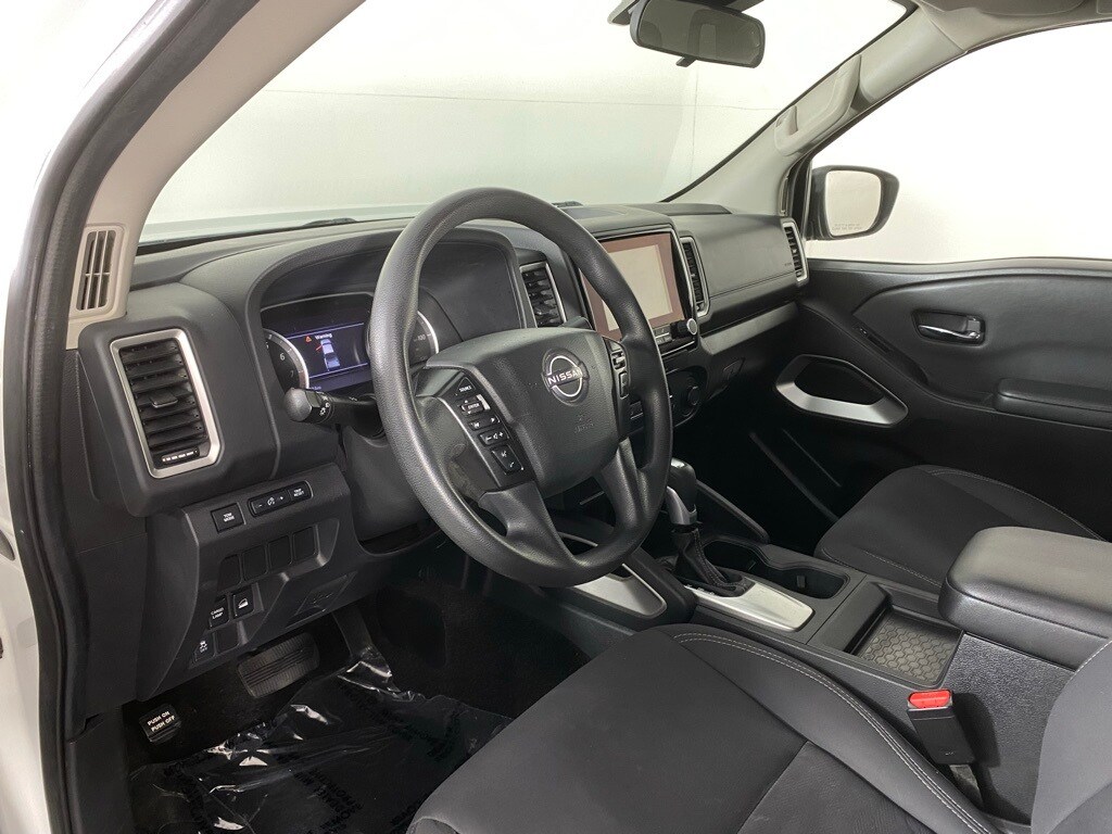 2022 Nissan Frontier SV photo 2